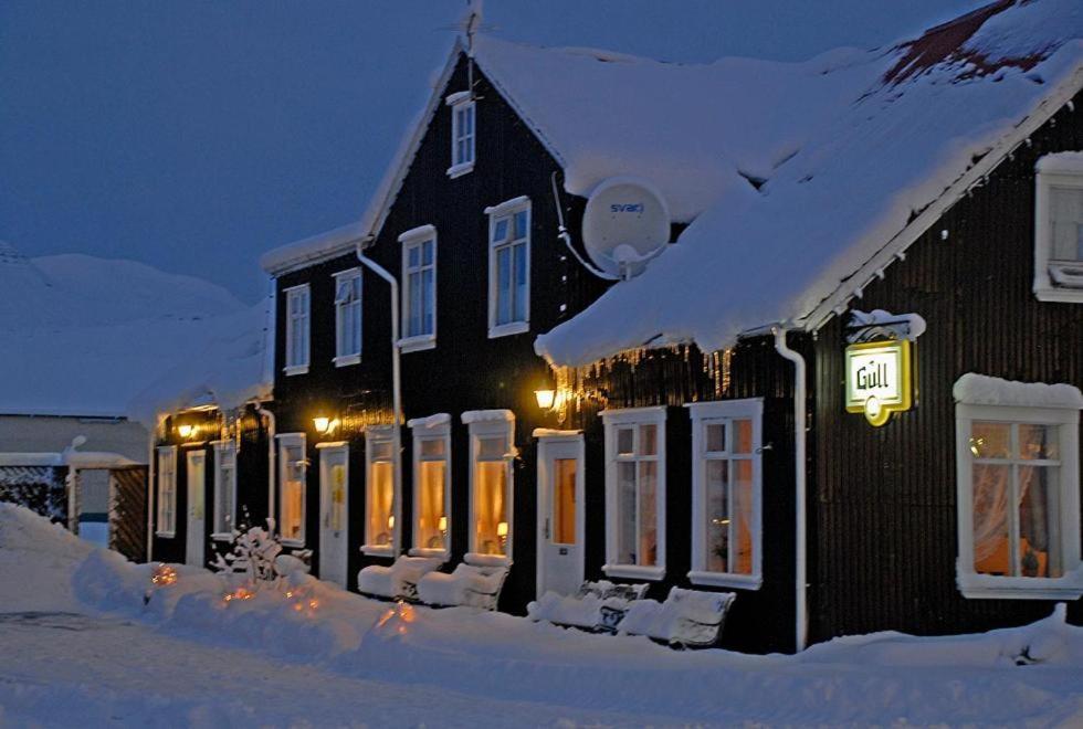Taergesen Guesthouse Reydarfjordur Exterior foto